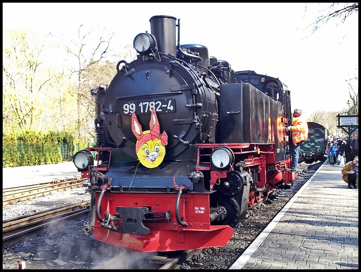 Passend zu Ostern: 99 1782-4 in Göhren zur Ostersonderfahrt am 18.04.2013
Zwar nicht das beste Bild, aber Frohe Ostern!