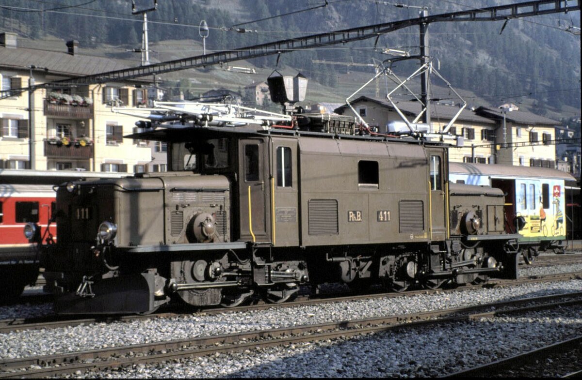 RhB Ge 6/6 I Nr.411 in Samedan im August 1990.