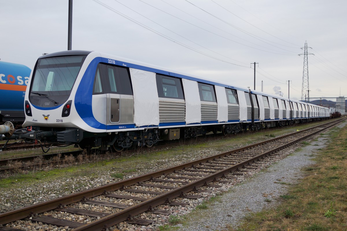 SBB Rangierbahnhof Muttenz: Am 1. Februar 2016 konnte von der Metro von Bucurest der neue CAF-Zug 1318/2318 bei einem Zwischenhalt in der Schweiz verewigt werden.
Foto: Walter Ruetsch