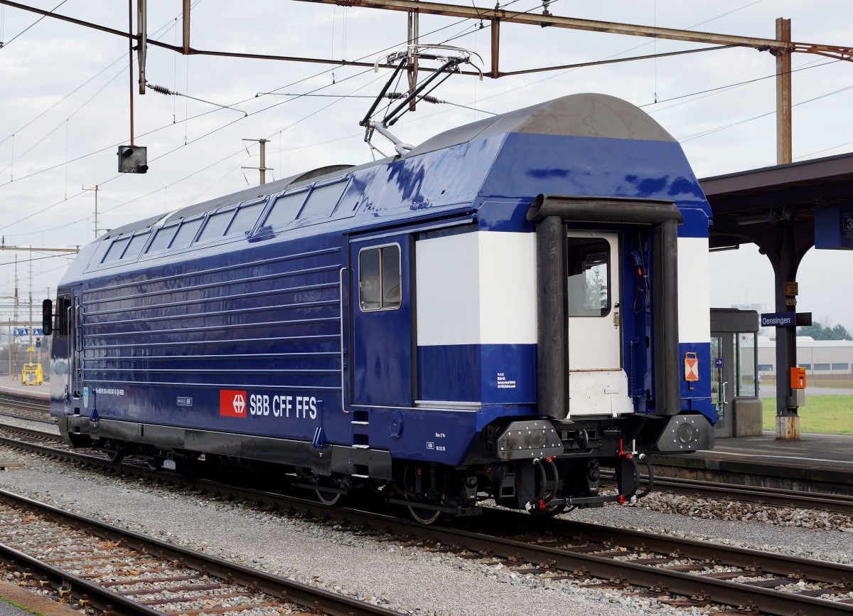 SBB: Re 45091 85 4 450 047-6 CH-SBB  SEEGRÄBEN  mit Revisionsdatum 18.12.2015 in Oensingen bei einem Zwischenhalt am 18. Dezember 2015,
Foto: Walter Ruetsch