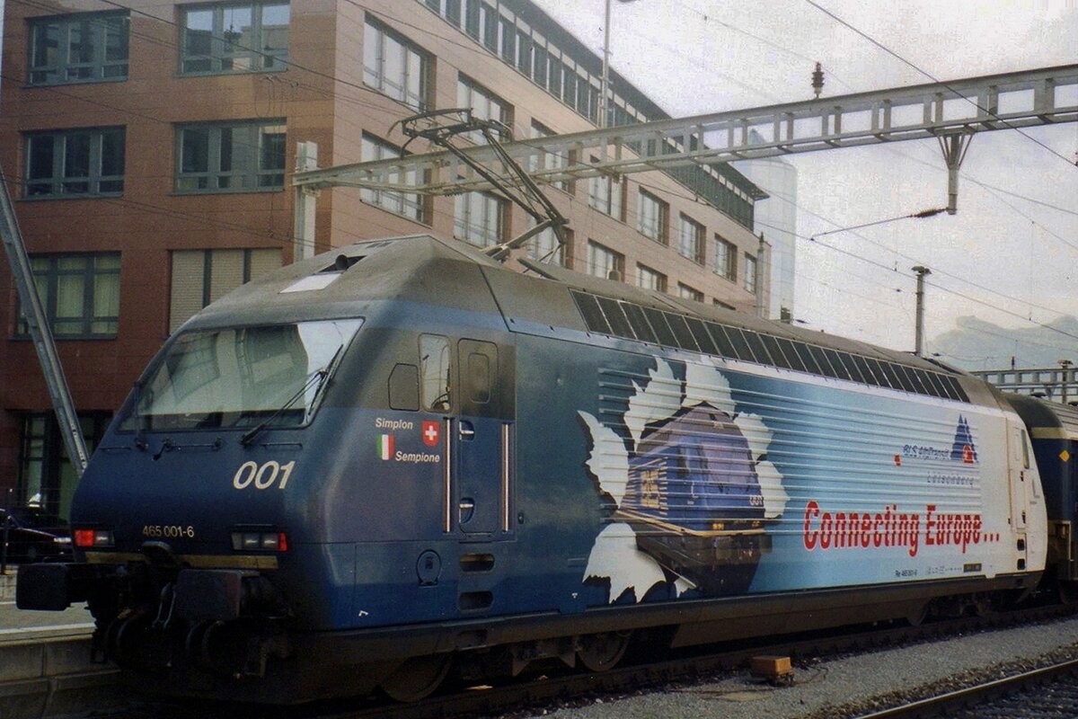 Scanbild von BLS 465 001 in Olten, 27 Mai 2003.