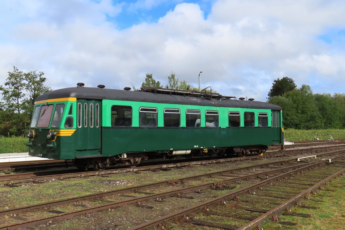 Schienenbus 554.10 steht am 23.September 2023 in Mariembourg bei der CFV3V während das 50.Jahresjubiläum. Diese Reihe wurde 1971 in die Reihe 46 (AR 46) umnumeriert. 
