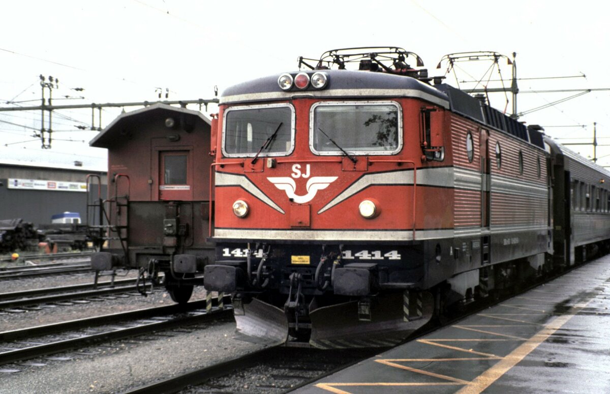 SJ Rc 6 Nr.1414 in Arvika am 17.08.1994.