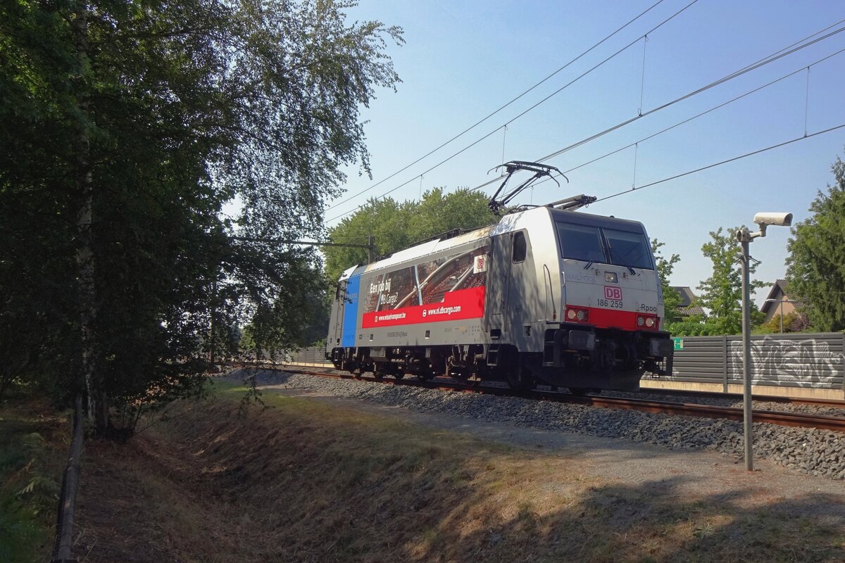 Soloauftritt f�r DBC 186 259 durch Wijchen am 9 Augustus 2020.