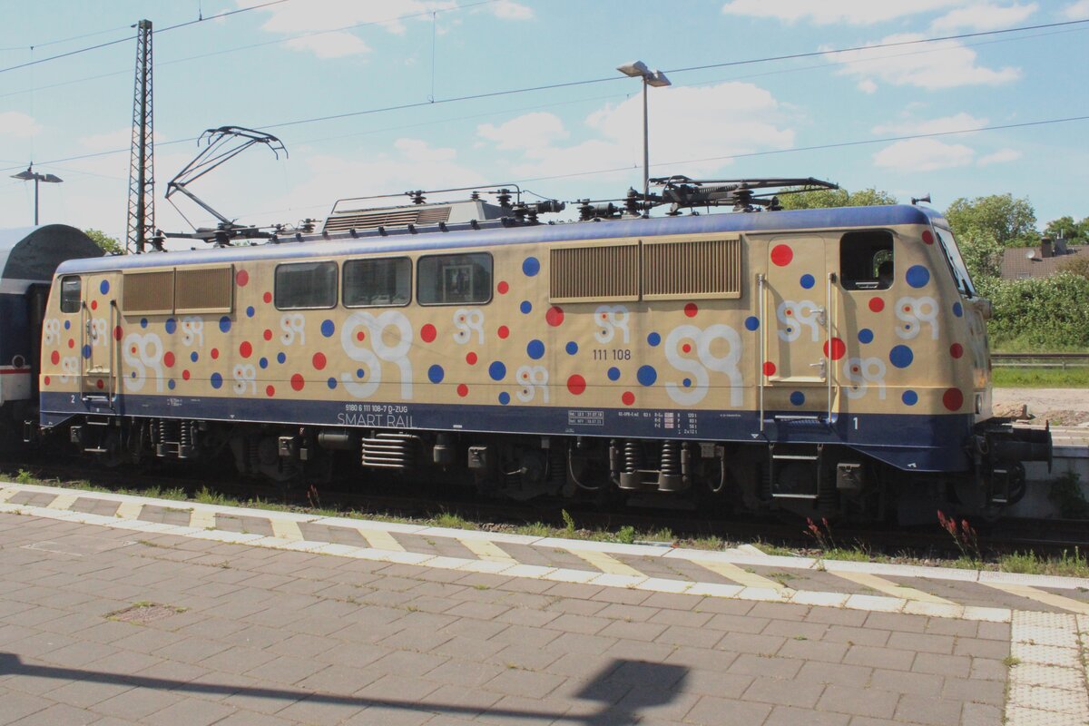 SRI 111 108 steht am 9 Mai 2025 in Rheinhausen.