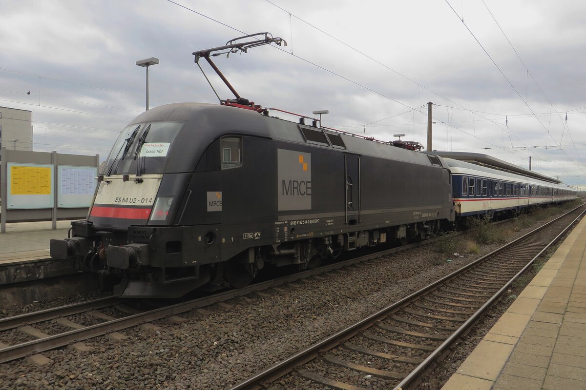 U2-014 spielt ein Gastspiel mit ein Abellio-Ersatzzug in Bochum Hbf am 14 Februari 2022.