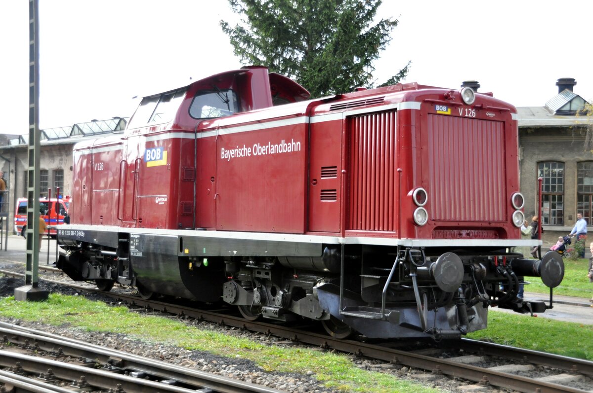 V 126 der Bayerischen Oberlandbahn 92 80 1 212 089-7 D-BOBy im Bahnpark Augsburg am 25.10.2009.