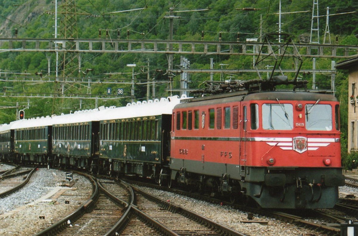 VSOE wird am 20 Mai 2006 aus Brig aus geschoben von 11419.