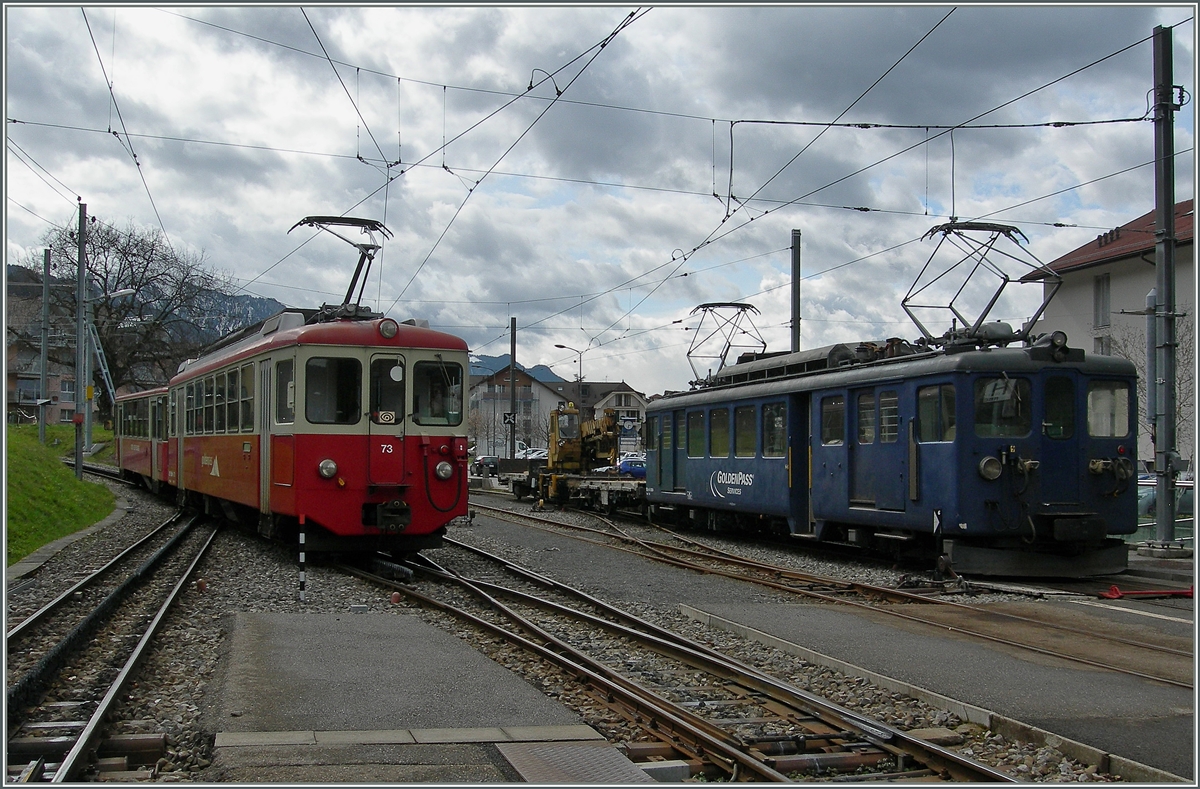 Während der CEV BDeh 2/4 mit seinem Bt die Zahnradbahnstrecke Richtung Les Pleiades in Angriff nimmt, wartet der MOB BDe 4/4 3004 mit seinem Arbeitszug auf neune Aufgaben.
29. März 2016