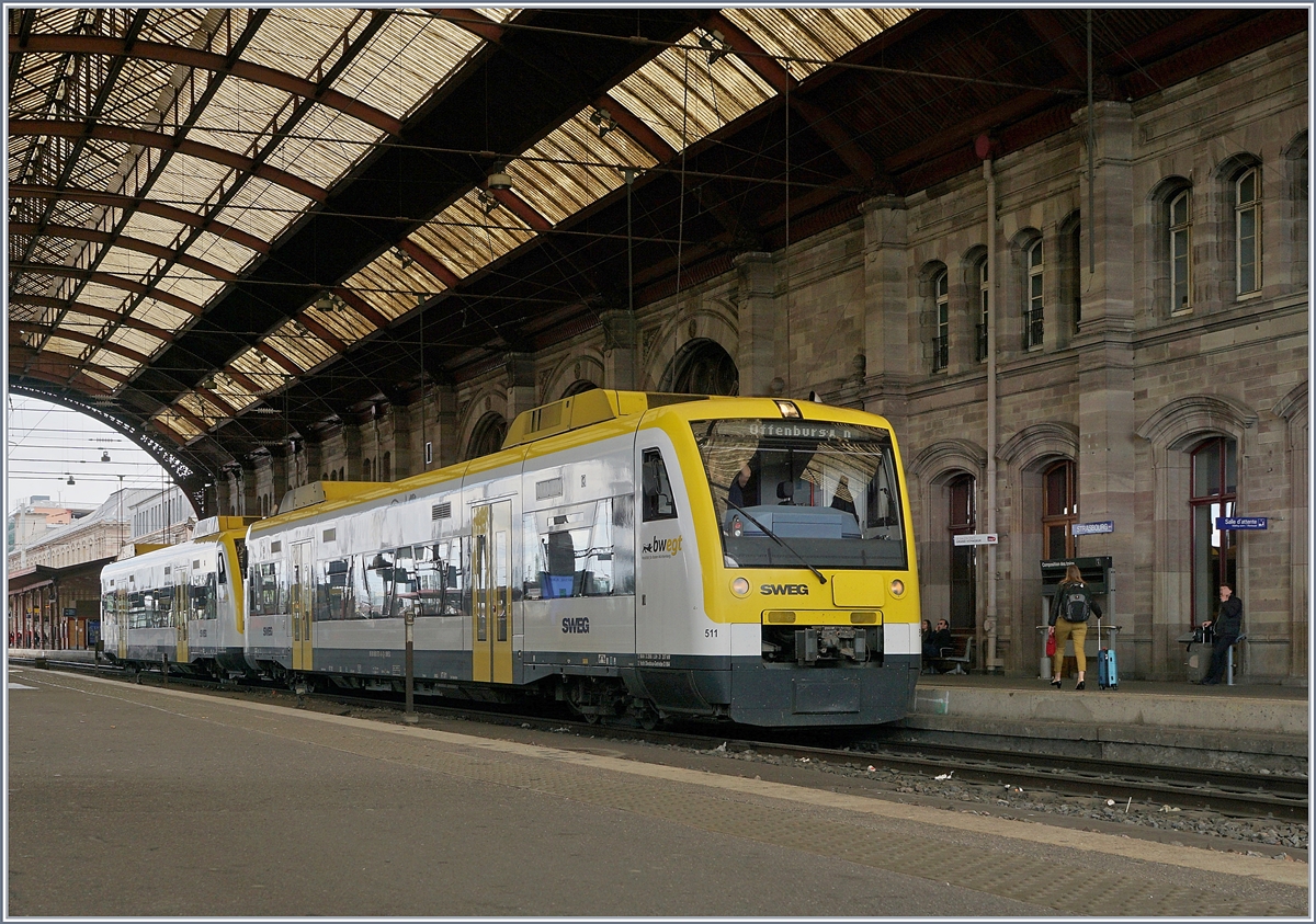 Zwei SWEG VT 650 in der  Bwegt -Farbgebung warten in Strasbourg auf die Abfahrt nach Offenburg. 


28. Mai 2019