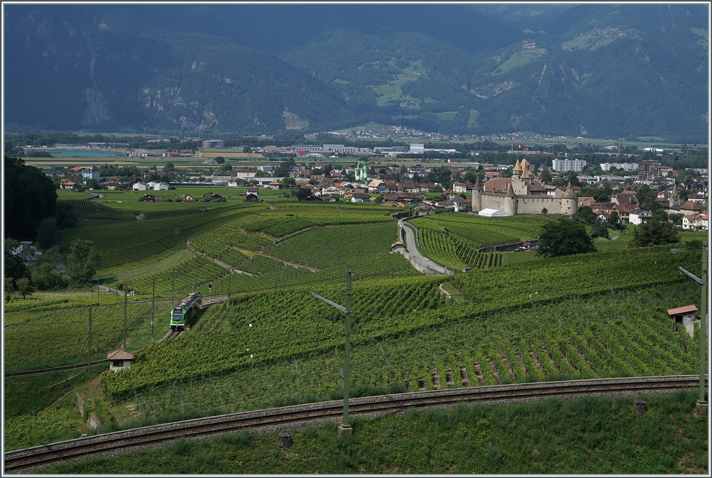 An praktisch derselben Stelle wie beim vorhergegangen Bild zeigt sich  der TPC ASD ABe 4/8 471 erneut, nun auf der Fahrt von Aigle nach Les Diablerets.  

3. Aug. 2024 