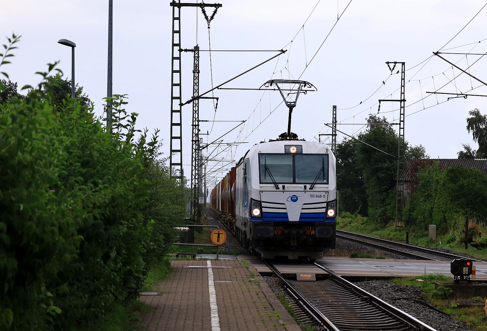 EGP 193 848-9 mit Dyckerhoff Zementzug nach Pattburg. Jübek 21.07.2023