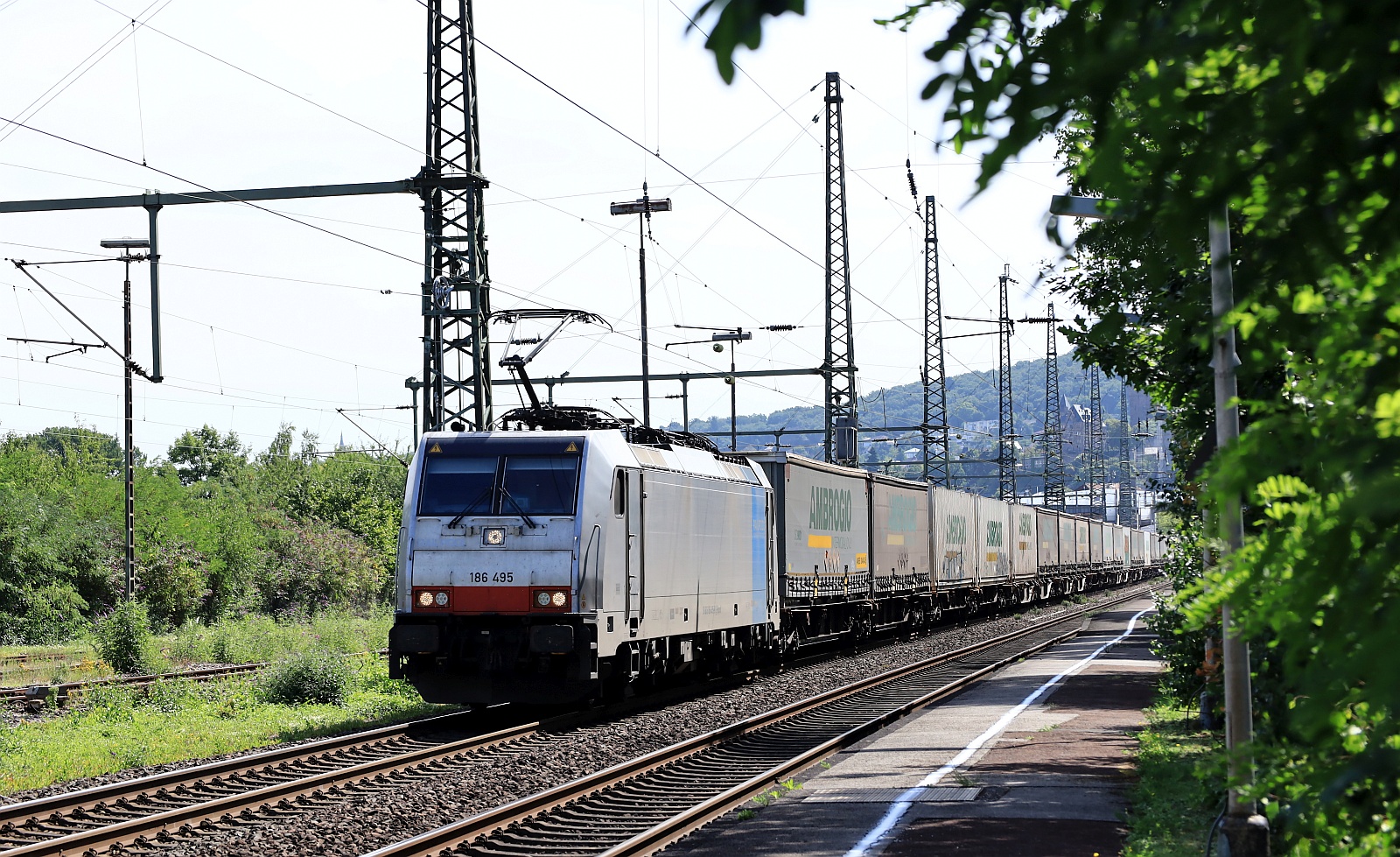 RP 186 495-8 REV/KS/04.09.18, Verl/Sp/08.09.25 mit  Ambrogio  KLV Bingen am Rhein 09.08.2025