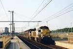 Violvozug mit 7774 durchfahrt Antwerpen-Luchtbal am 13 Juni 2006.