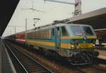 Am 16 Juli 1997 steht NMBS 2129 mit ein Schnellzug nach Kortrijk in Brussel-Noord.