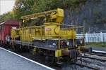Im Bahnhof Dorinne – Durnal stand am 19.08.2020 dieser Wagen mit höhen verstellbarer Arbeitsbühne („Wagon-nacelle“), des PFT am Ende eines Wagen Zuges.