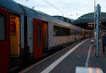SNCB/NMBS - I11 Reisezugwagen der ersten Klasse, Apm 61 88 10-90 028-1 B-B, ex 11828, eingereiht im Zugverband des euregioAIXpress (S41) von Liège-Saint-Lambert über Welkenraedt nach Aachen