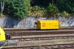 Aus dem Zug heraus konnte ich am 27.08.2014 in Gie�en dieses neueartig ferngesteuerte batteriebetriebene schienengebundene Rangierfahrzeug der DB Regio AG erhaschen und fotografieren.