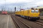 DB Bahnbau 719 302 steht am 4 April 2018 in Hannover Hbf.