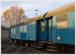 Wohnschlafwagen 430  (Bauart 430) 60 80 99-25 765-1 der DB Netze (GB Bahnbau BNO Karlsruhe), abgestellt am 16.11.2013 in Kreuztal.