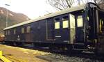 Bauzugwagen mit Schwanenhalsdrehgestellen in Oberstdorf im Oktober 1987.