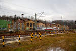 Dies sind noch die Reste vom ehemaligen BW Betzdorf (Sieg), die ehemaligen Schienenbus-Hallen und Werkst�tten, hier am 23.12.2021.