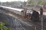 Dampfpendelzug für die Schiefe Ebene steht mit 01 533 in Neuenmarkt-Wirsberg während das 175-Jahresjubiläum von Eisenbahnen in Deutschland, 23 Mai 2010.