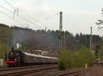 Im letzten Licht, gegen 20:03 Uhr kommt der erste entlich: Die Bochumer (DGEG) 38 2267 (P 8) zieht den ersten Sonderzug der Eifelbahn, auf der R�ckfahrt von Gie�en, �ber die Siegstrecke (KBS 460) in