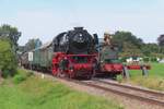 Beim Bahn�bergang in Lieren wurde am 3 September 2023 41 241 mit Dampfpendelzug w�hrend Terug naar Toen 2023 fotografiert.