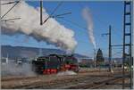 Mit herrlich viel Rauch setzt die 58 311 in Titisee ihre Rangierfahrt forr.