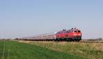 218 307-7(REV/HB X/10.11.10, Verl/ANB/10.06.18) und 218 344-0(REV/HB X/26.07.17) mit dem IC 2375 am S�dergotteskoog 