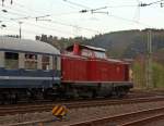 Die V 100 1200 der DGEG leistet Schubhilfe an dem ersten Sonderzug.