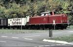 V 100 1357 in Bad Urach in frischem purpurrot am 11.10.1997.
