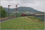 Die Diesellok 211 041-9 (92 80 1211 041-9 D-NeSA) f�hrt mit ihrem  Morgenzug  �ber die 264 Meter lange Tal�bergang Epfenhofen Br�cke und erreicht den Bahnhof Epfenhofen.