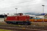   Die 212 325-5 (92 80 1212 325-5 D-EFW) der EfW-Verkehrsgesellschaft, ex DB V 100 2325, rangiert am 16.11.2014 in Kreuztal.