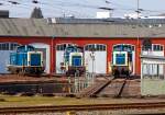   Gleich dreimal ozeanblau beige stehen vor dem Siegner Lokschuppen am 23.03.2015.