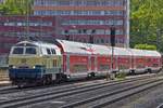 Diesellok 218 460-4 „Conny“ zieht ihren Zug in den Bahnhof München Ost ein.