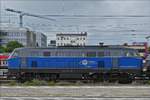 Diesellok 225 802-8 (EX 92 80 1218 002-4 D-EGP) von Eisenbahn Gesellschaft Potsdam (EGP) steht abfahrtbereit mit eienm Kesselzug im Bahnhof von M�nchen Ost.
