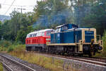 Die 218 191-5 (92 80 1218 191-5 D-MZE) der MZE - Manuel Zimmermann Eisenbahndienstleistungen, Hellenhahn-Schellenberg (Ww), ex DB 218 191-5, mit der  V 90 - 295 095-4 (98 80 3295 095-4 D-MZE) der