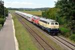 218 446-3 und 218 411-7 mit IC 2013 Allgäu in Vöhringen am 06.09.2022.