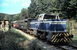 D 04 der Regentalbahn REG Bahnbetrieb GmbH mit Sonderzug, Halt in Viechtach Campingplatz am 27.08.2000.