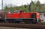 294 584-8 (V 90 remotorisiert) der DB Schenker Rail kommt am 30.04.2012 mit einem G�terzug im Rangierbahnhof Kreuztal an.