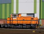 Lok 4 (ERNA) der Deutschen Edelstahlwerke (DEW), zuvor Edelstahlwerke S�dwestfalen schiebt beladene Wagen auf den Werksgleisen am 19.03.2011 in Siegen-Geisweid.