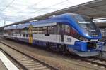 Die Neue von der Niederbarminer Eisenbahn: PESA SA-139-017 h�lt am 5 April 2018 in Berlin-Lichtenberg.