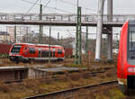 Ein „Walfisch“ beim Hbf Hof....
Der VT 641 039 (95 80 0641 039-2 D-DB), ein Alstom Coradia A TER Dieseltriebwagen besser bekannt als „Wal“ der DB Regio Bayern (Main-Saale-Express) am 17.04.2023 beim Hauptbahnhof Hof.

Der Triebwagen wurde 2001 von ALSTOM Transport Deutschland GmbH (vormals LHB) in Salzgitter-Watenstedt unter der Fabriknummer 39 gebaut.