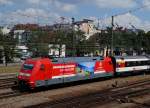 DB: Die 101 023-7 mit einem IC Zürich-Singen-Stuttgart bei der Ausfahrt Singen (Hohentwiel)am 2.
