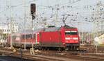 101 083-4 und 101 mit sehr kurzem IC (3 Wagen) in Nürnberg am 20.04.2015.