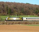 101 071-9 mit Werbung  Zeit für Gold  mit IC bei Amstetten am 07.04.2018.