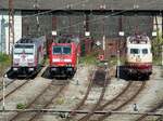 146 227-4 und 146 225-8 und 103 113-7 stehen vor dem denkmalgeschützten Lokschuppen, der kurze Zeit später für Stuttgart 21 abgetragen wurde, in Ulm am 17.08.2014.