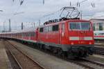 DB: N-Wagenpendel nach Offenburg mit der 111 050-1 bei der Ausfahrt Basel Badischer Bahnhof am 29.